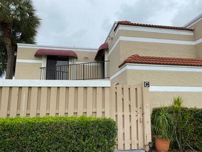 Building Photo - 3900 Village Dr