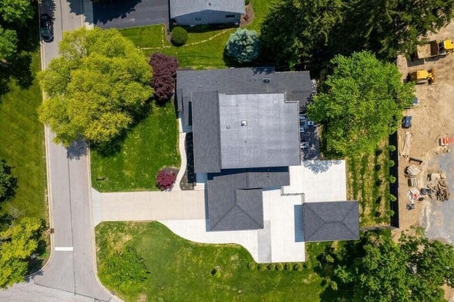 Building Photo - 2777 Donna Dr