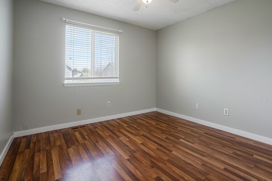 Building Photo - 1447 W 134th Dr