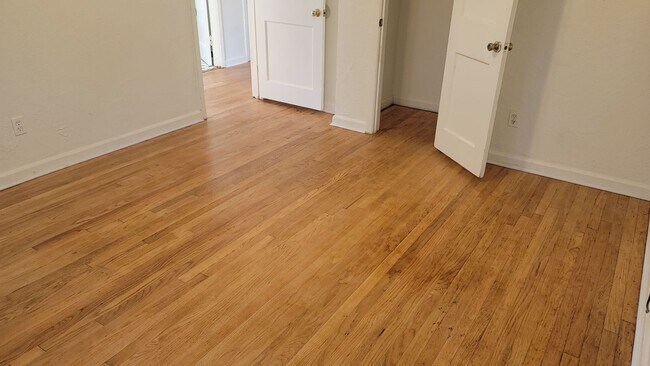 Building Photo - 5016 S Olie Pl