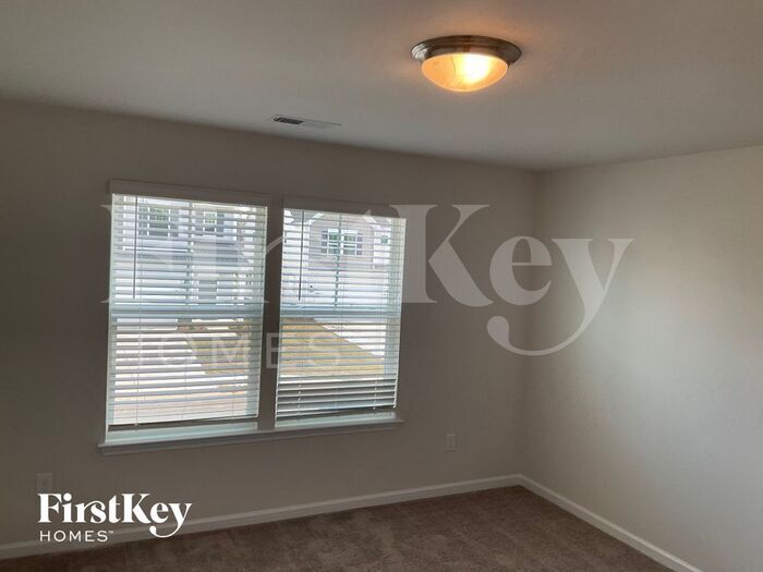 Building Photo - 718 Ridgemoor Trl