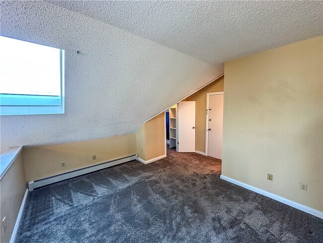 Building Photo - 113 Comfort St