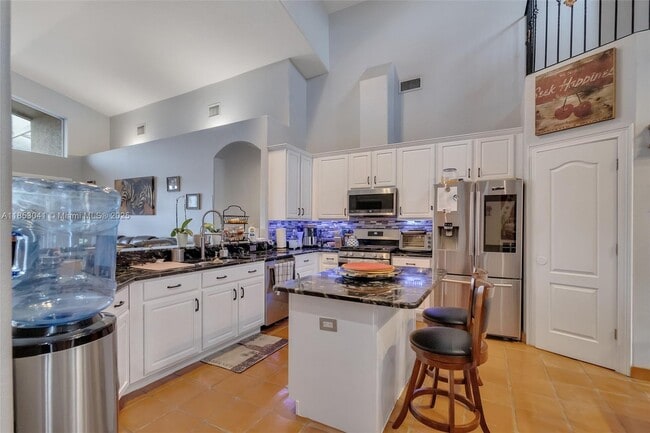 Building Photo - 10327 Meadow Crossing Dr
