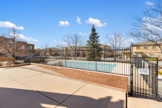 Building Photo - Immaculate 2 Bed 2 Bath Condo with Pikes Peak Views in D49!!!