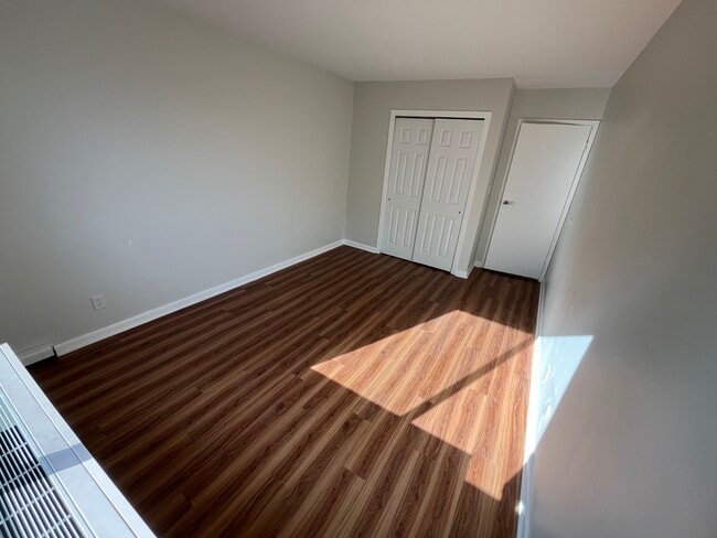 Building Photo - 150 Overlook Ave