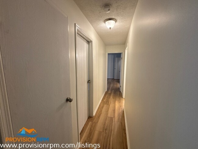 Building Photo - 776 Southern Hills Dr