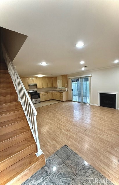 Building Photo - 6439 Woodman Ave