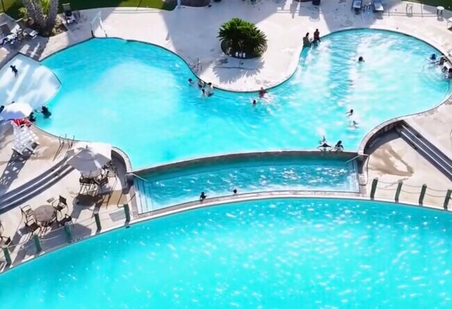 Building Photo - 15310 Dinnet Berm Dr