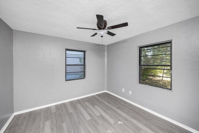 Building Photo - 816 NW 33rd St