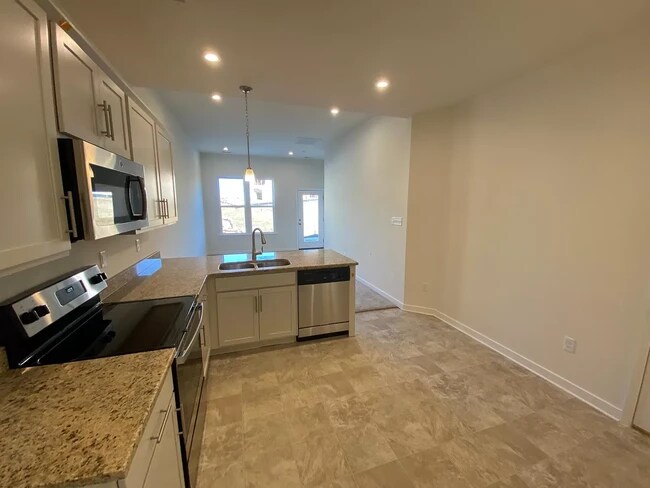 Building Photo - 12867 Deep Well Rd