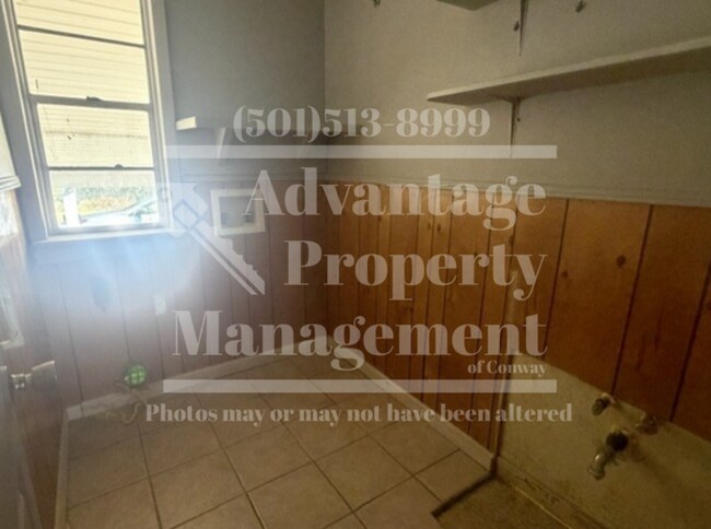 Building Photo - 2824 Raymar Rd
