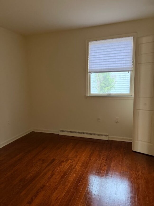 Building Photo - SINGLE FAMILY HOME IN WASHINGTON GROVE