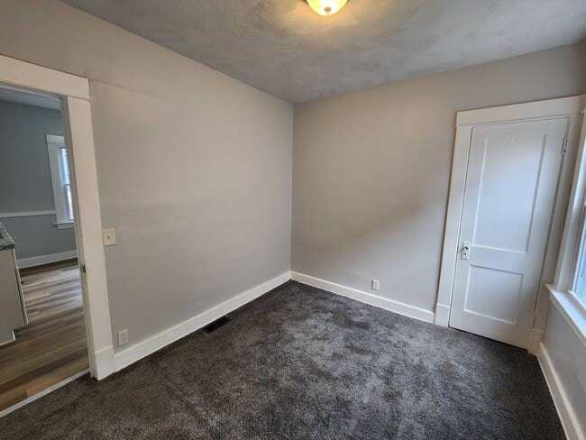 Building Photo - 12709 Parkhill Ave