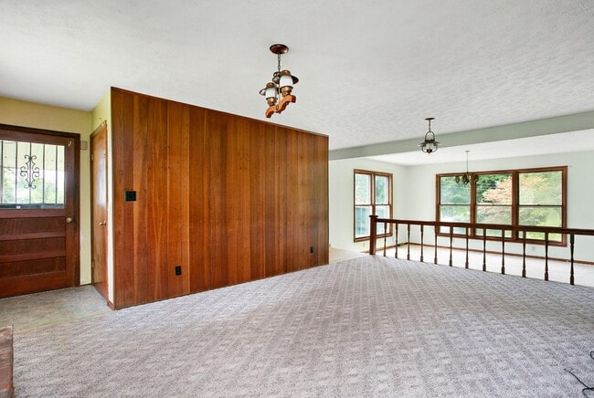 Building Photo - 554 Cox Ln