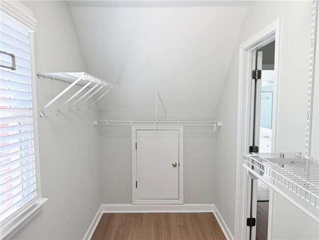 Building Photo - 6730 Wolford Ct