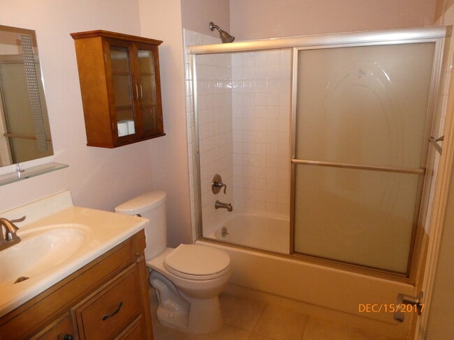 Building Photo - New Remodeled 1 Bed 1 Bath Condo Across fr...