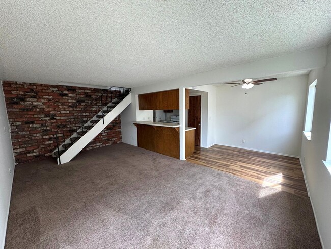 Building Photo - Centrally Located McKeon Condo