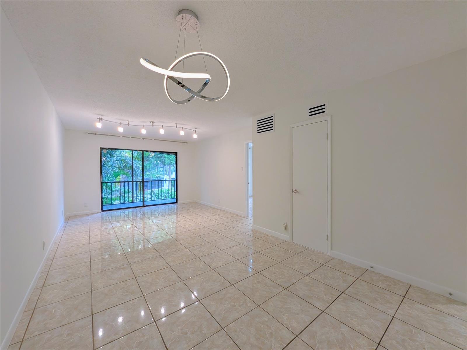 Building Photo - 3101 Oakland Shores Dr