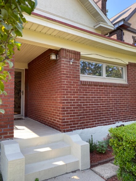 Building Photo - 3583 Beechwood Blvd