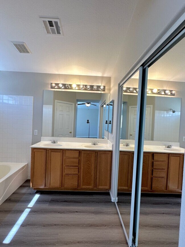 Building Photo - 9317 Hidden Harbor Ave