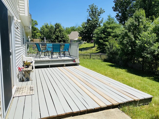 Building Photo - 2249 S Sweetbriar Ct