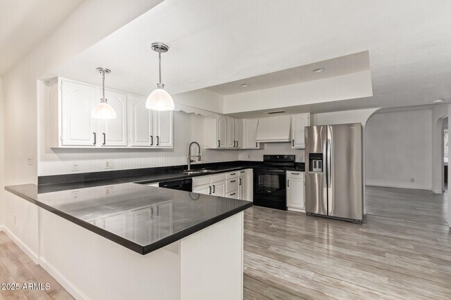 Building Photo - 5401 E Exeter Blvd