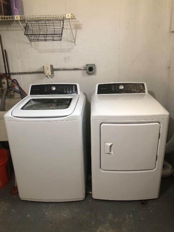 Building Photo - 33609 N Evergreen Dr