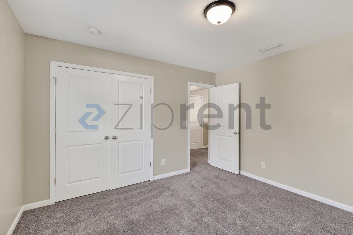 Building Photo - 291 Ranlo Ave