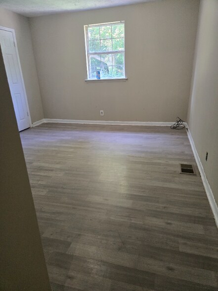 Building Photo - 3421 Donna Kay Dr