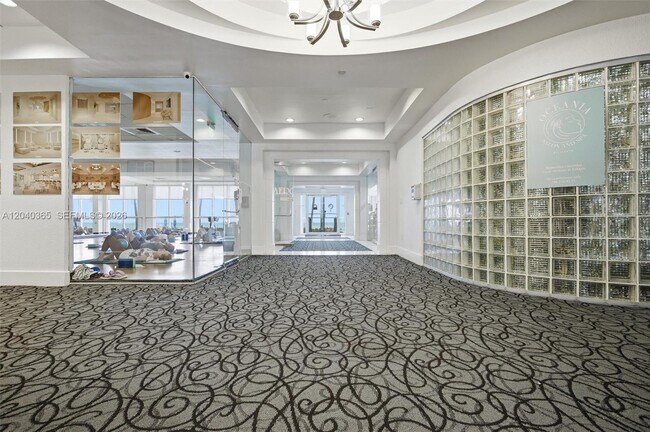 Building Photo - 16500 Collins Ave