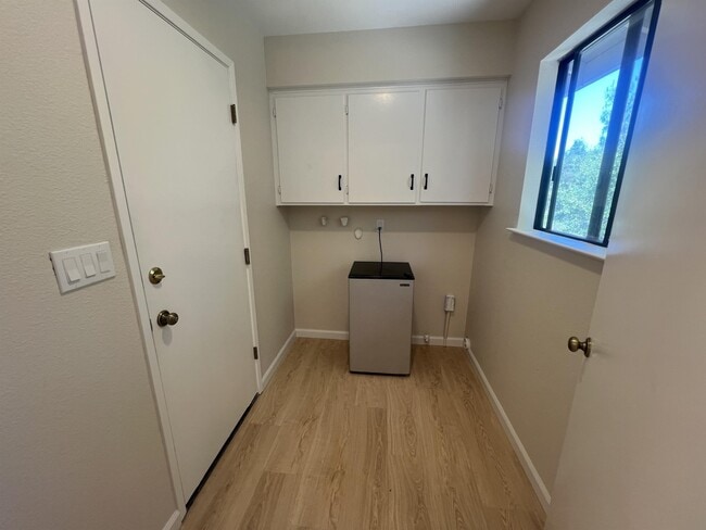 Building Photo - 41256 Sky Vista Pl