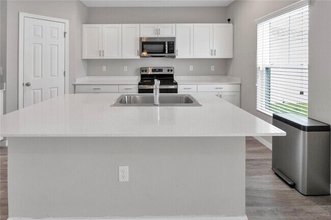 Building Photo - 12737 Tannencrest Dr