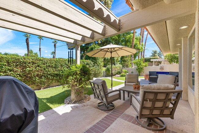 Building Photo - 47 N Kavenish Dr