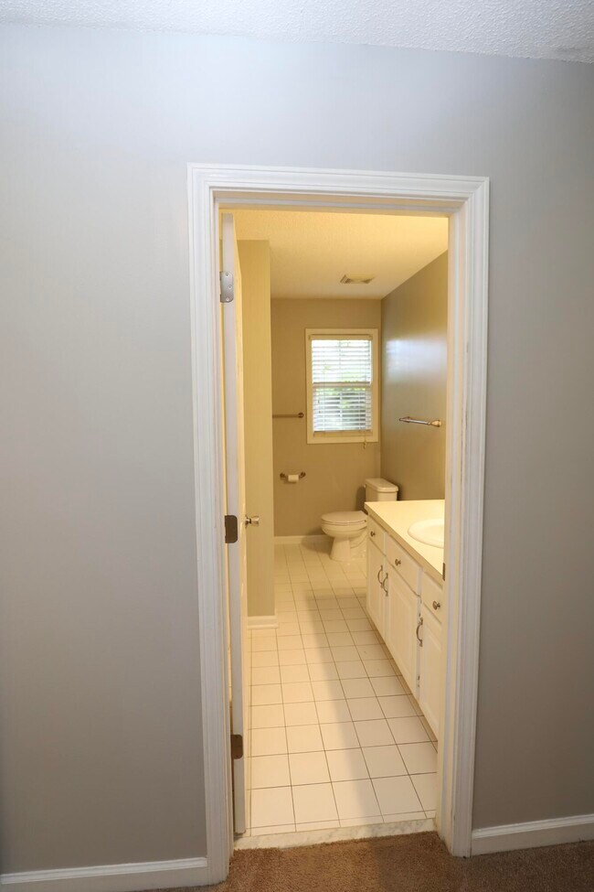 Building Photo - 1450 Morris Way Dr