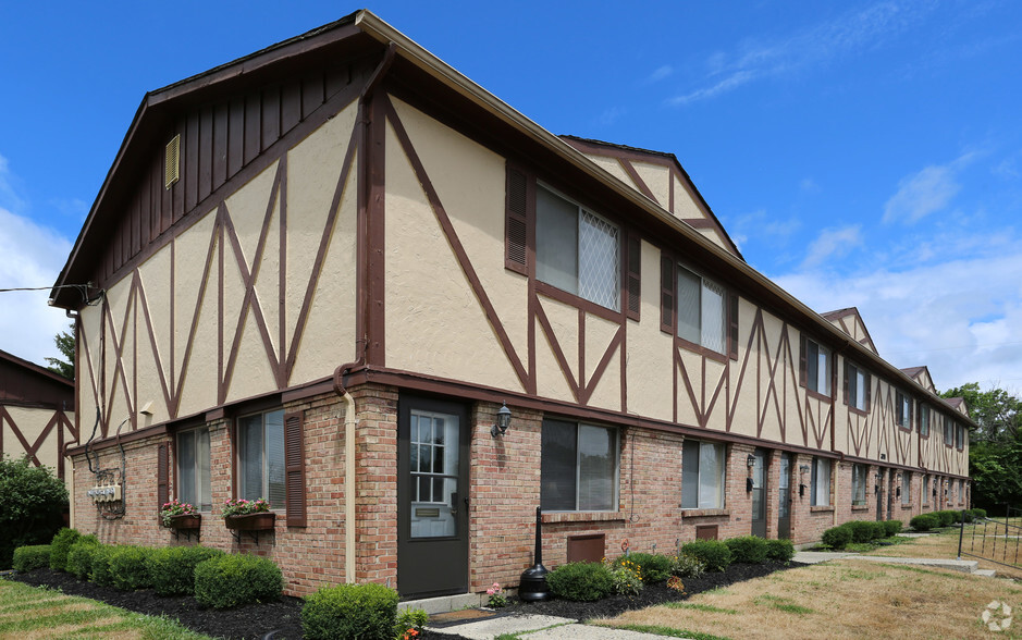 Primary Photo - Brownstone Apartments