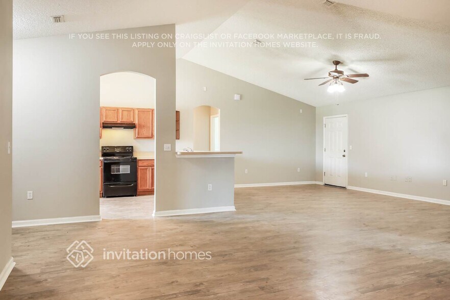 Building Photo - 9785 Oxford Station Dr