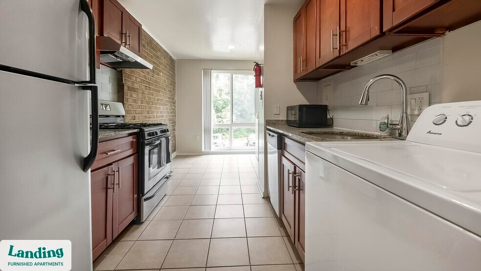 Building Photo - 6220 Springhill Dr