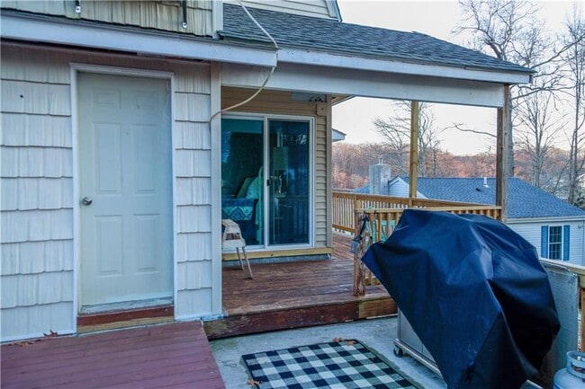 Building Photo - 46 W Shore Dr