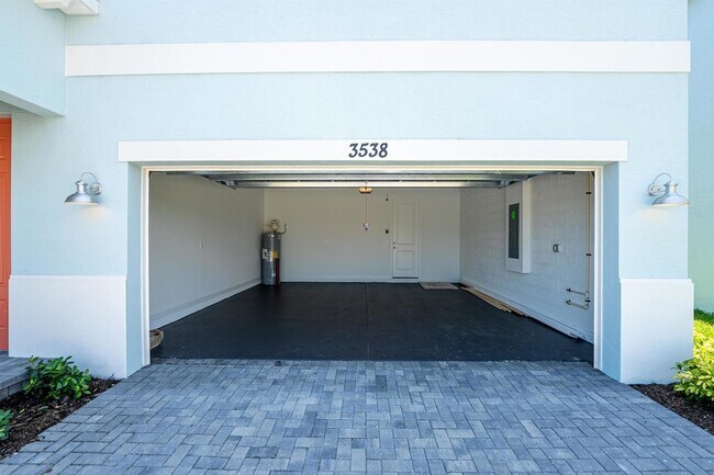 Building Photo - 3538 Angler Dr
