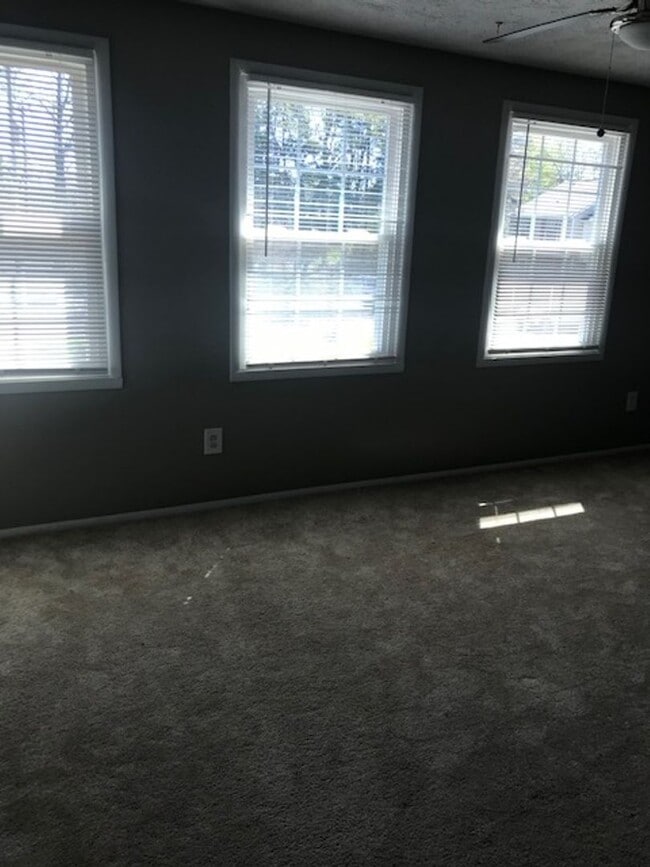 Building Photo - Coming Soon! Three Bedroom Townhome!!