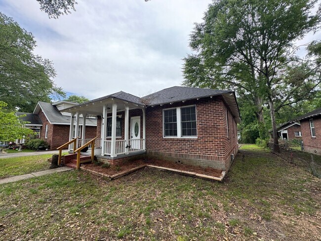 Primary Photo - Updated 2/1 Brick House in Celanese- $1,395