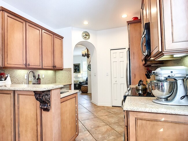 Building Photo - Gorgeous 4-Bedroom, 3-Bathroom Town Home w...