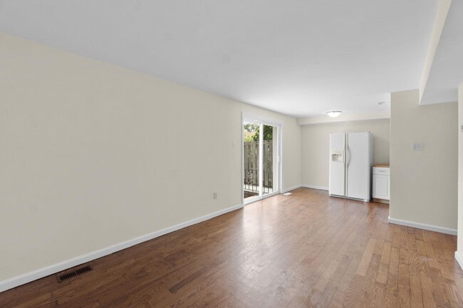 Building Photo - 10289 Daystar Ct