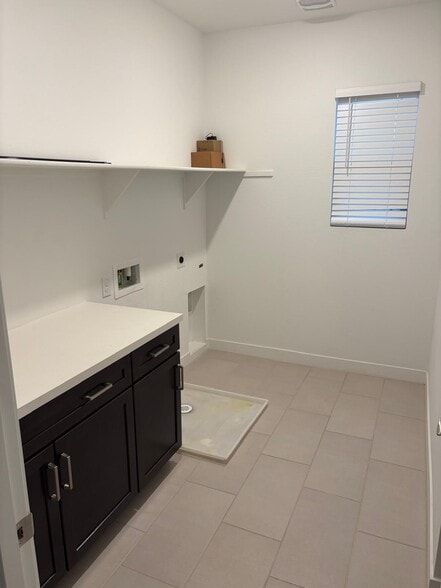 Building Photo - 7710 W Crabapple Dr