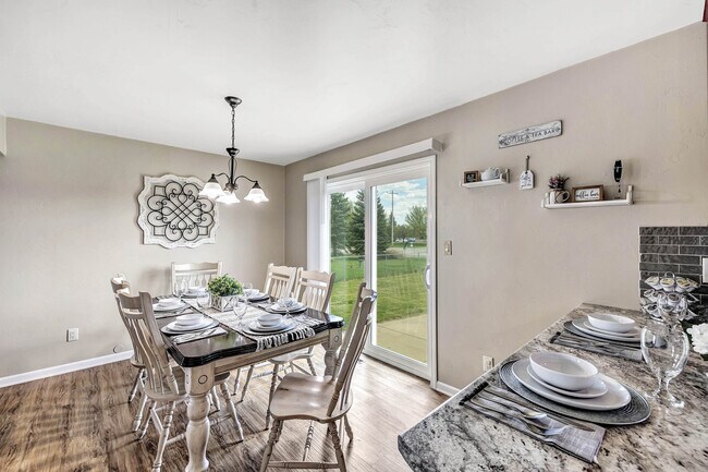 Building Photo - 341 Desplaine Rd