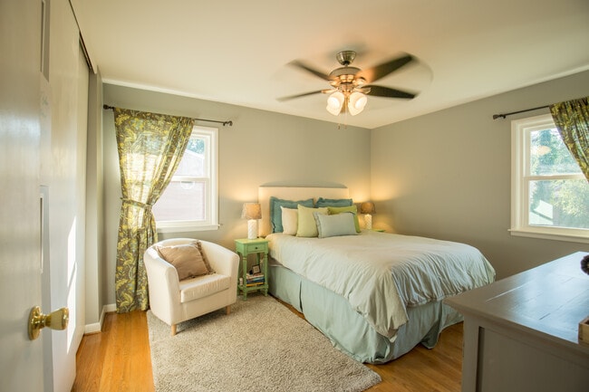 Building Photo - 4311 Kinloch Rd