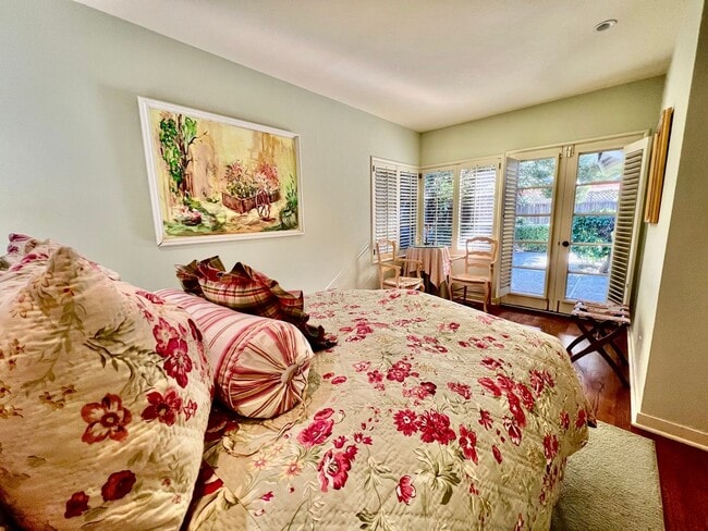 Building Photo - Charming and Accommodating Carmel-by-the-Sea Home coming soon!