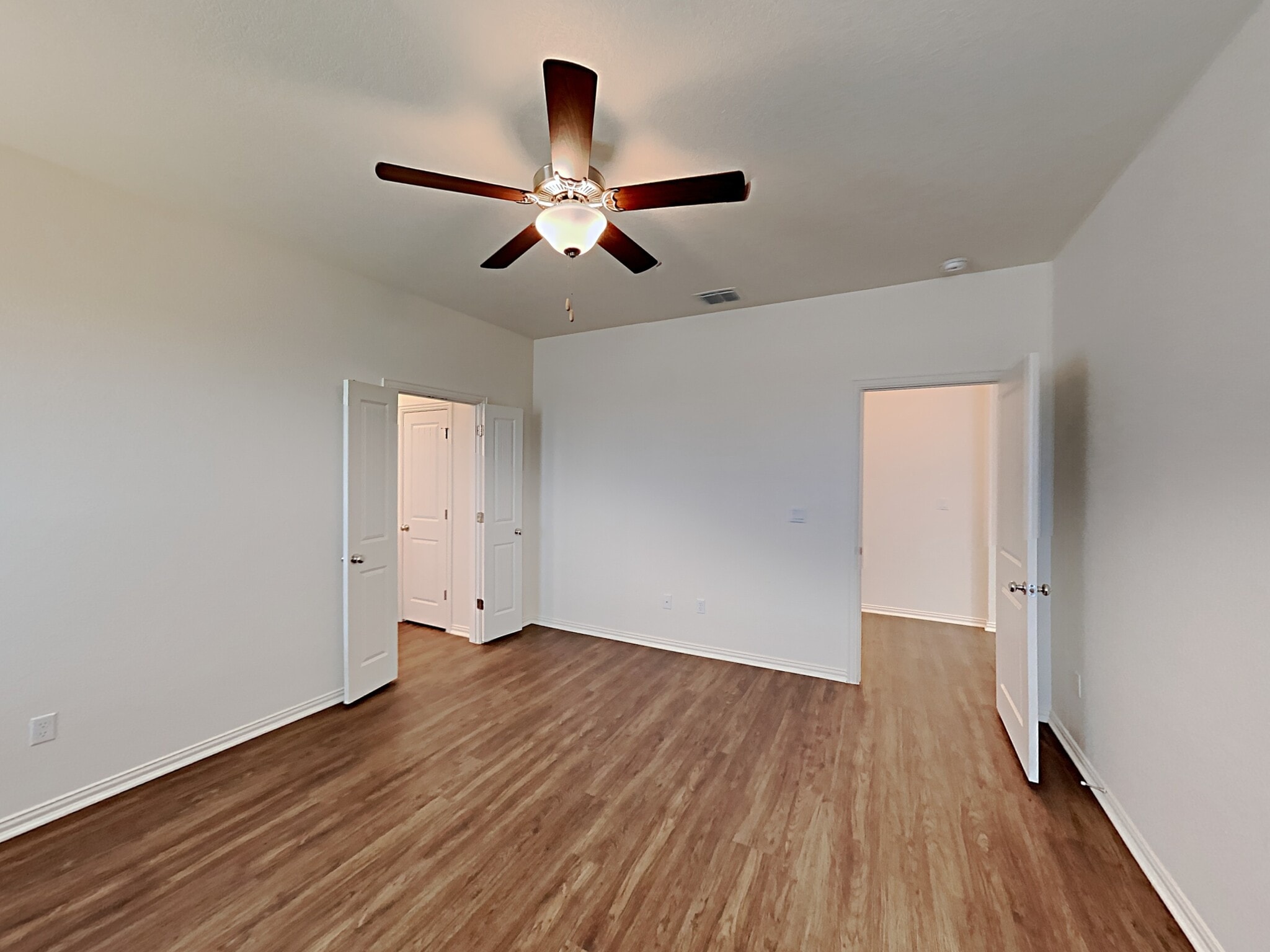 Building Photo - 437 Pebble Bend