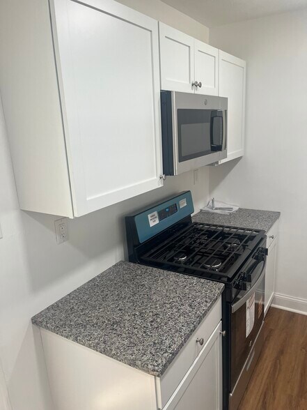 Building Photo - 106 Larry St