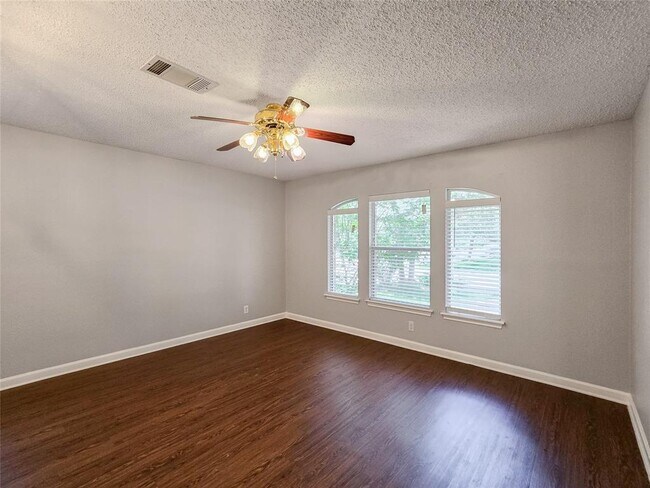 Building Photo - 1318 Chalk Ln